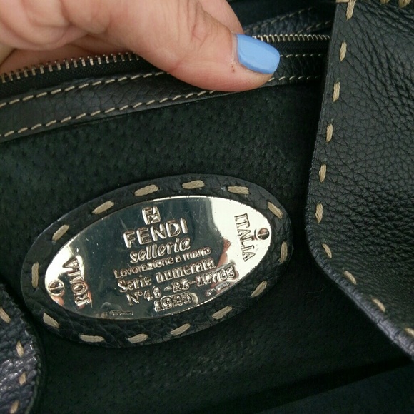 Fendi Shoulder Handbag - Picture 7 of 8